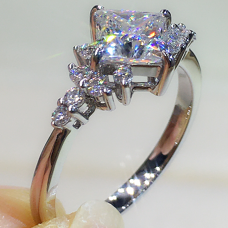 The Donna - Princess Cut Moissanite Ring with 1 to 3 carats in 18K White, Yellow or Rose Gold