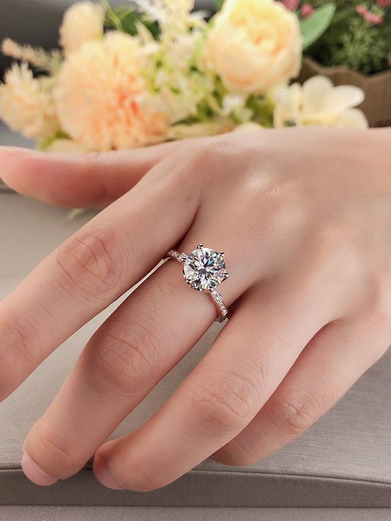 The Scarlett - Round Cut Moissanite Pavé Ring with 1 to 5 carats in 18K White, Yellow or Rose Gold