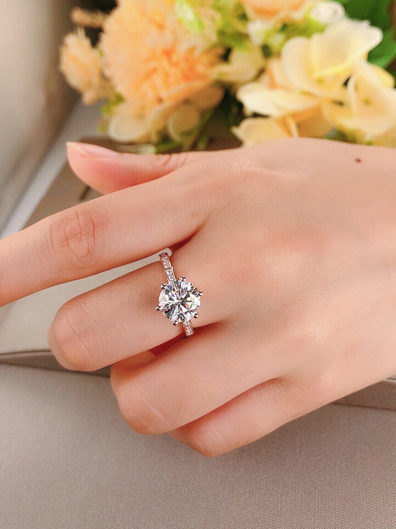 The Scarlett - Round Cut Moissanite Pavé Ring with 1 to 5 carats in 18K White, Yellow or Rose Gold