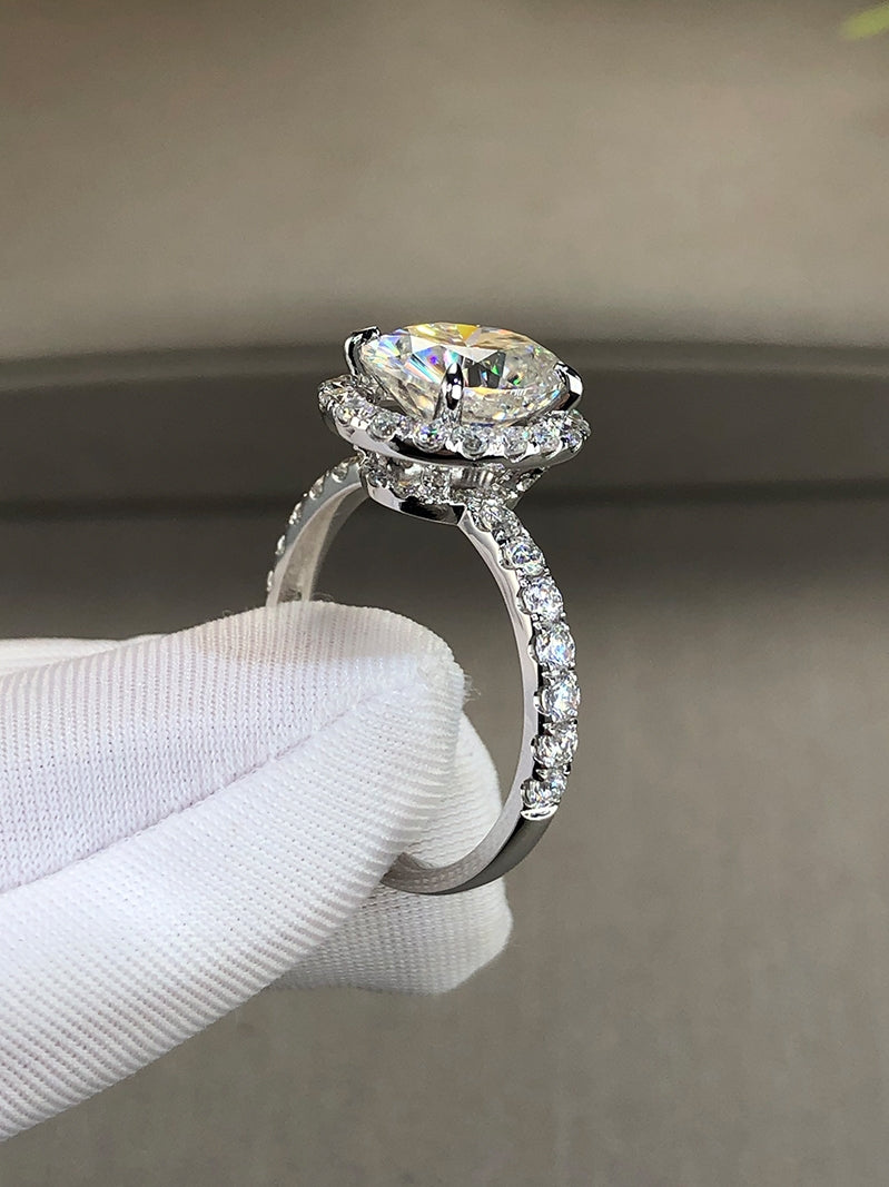 The Vienna - Oval Cut Moissanite Halo Pavé Ring with 1 to 5 carats in 18K White, Yellow or Rose Gold