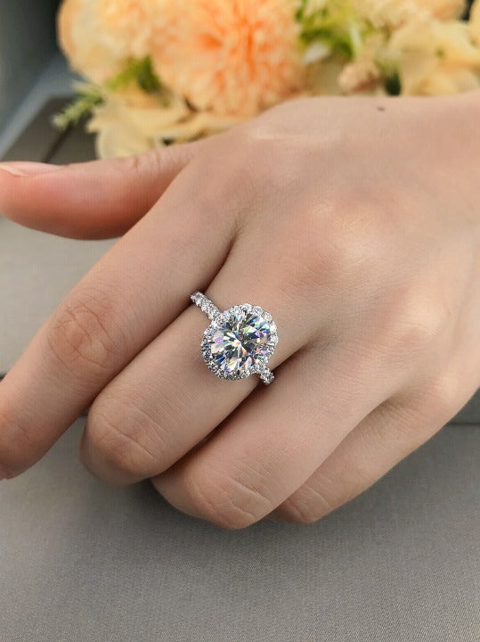 The Vienna - Oval Cut Moissanite Halo Pavé Ring with 1 to 5 carats in 18K White, Yellow or Rose Gold